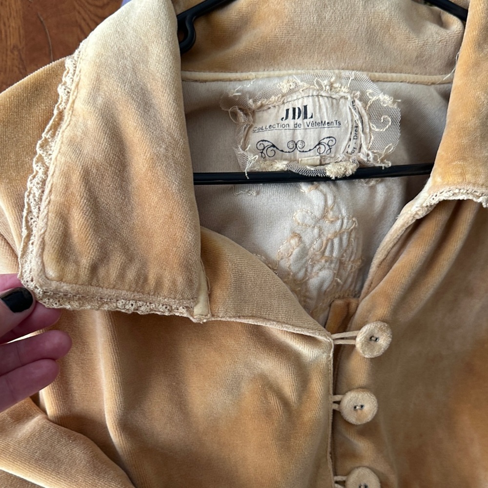 Tan Button-Up Velvet jacket - Picture 7 of 9